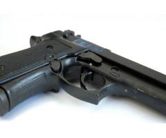 Replica inerte da collezione di pistola Beretta 92F (libera vendita)