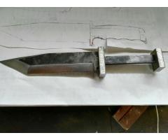 Coltello nuovo realizzato artigianalmente