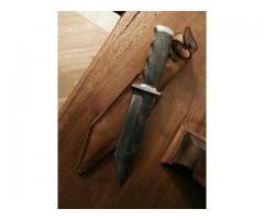 Coltello nuovo realizzato artigianalmente